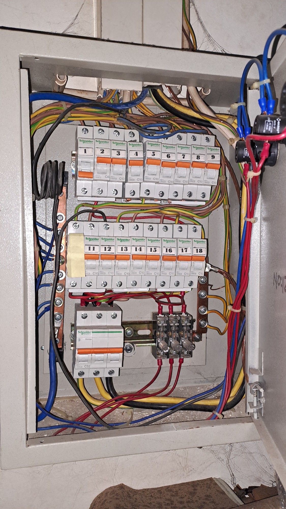 Schneider Distribution Board and Circuit Breakers